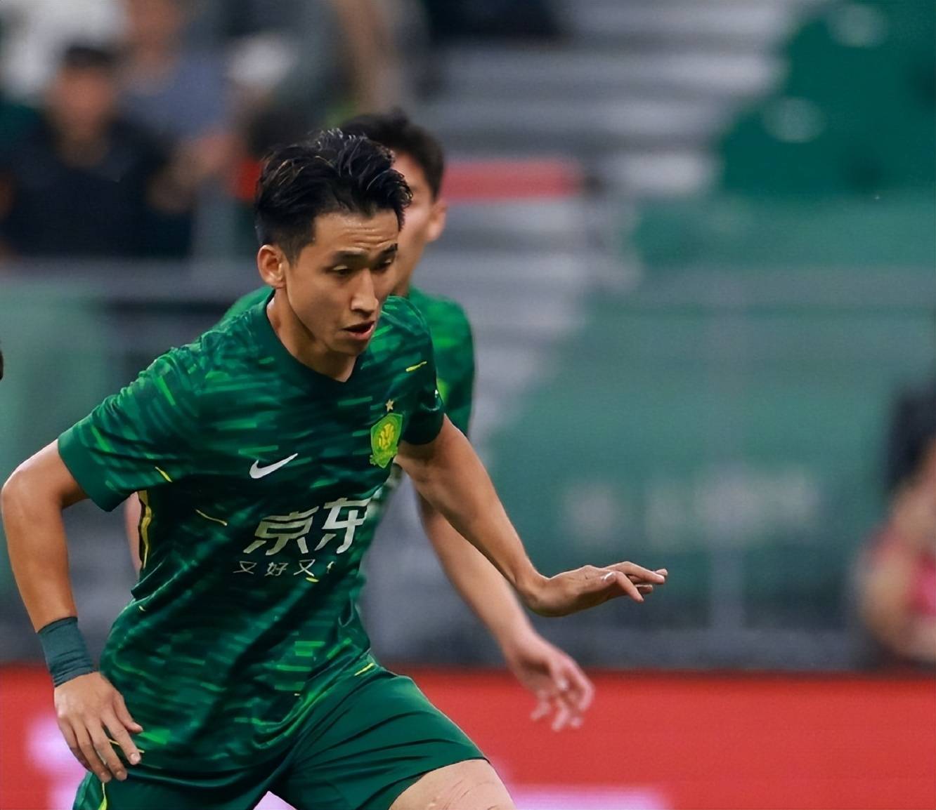 上海久事训练开放日，清晨绝杀压哨引欢呼，中超在即，资深球员宣示担当