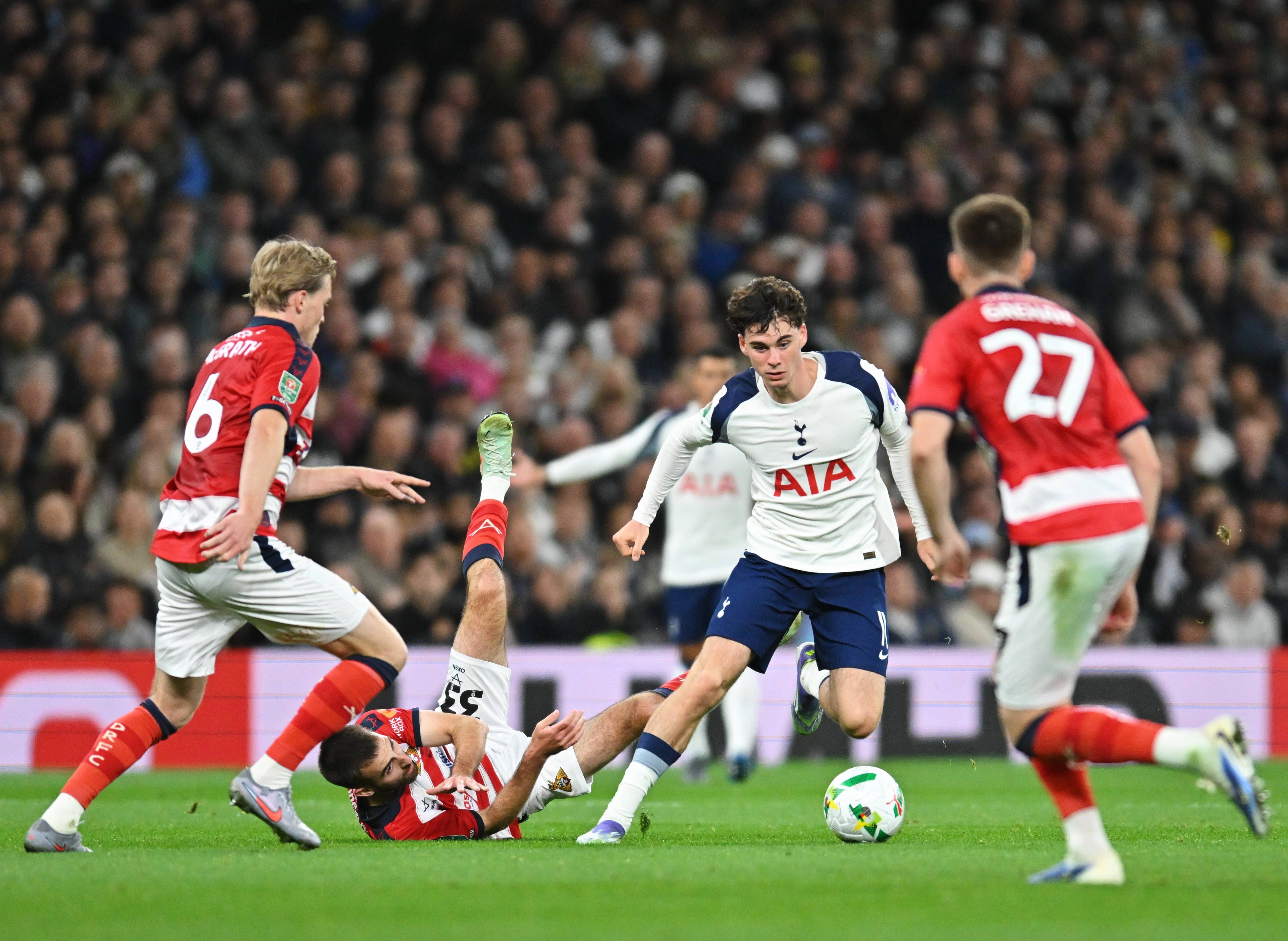 包含冲刺阶段法国杯焦点战;斯图加特复出首秀;球迷炸锅;阵容厚度经受考验的词条 包含冲刺阶段法国杯焦点战;斯图加特复出首秀;球迷炸锅;阵容厚度经受考验的词条