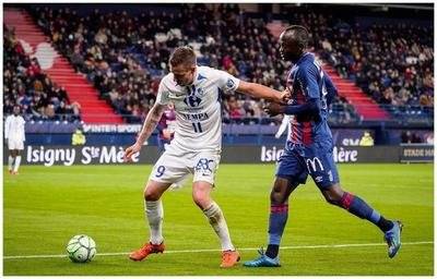 包含冲刺阶段法国杯焦点战;斯图加特复出首秀;球迷炸锅;阵容厚度经受考验的词条 包含冲刺阶段法国杯焦点战;斯图加特复出首秀;球迷炸锅;阵容厚度经受考验的词条